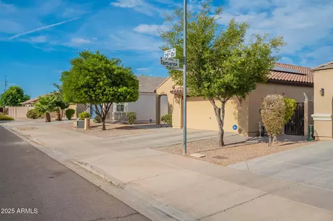 Exterior - 4611 S 25th Dr, Phoenix, AZ 85041 photo 3 of 10