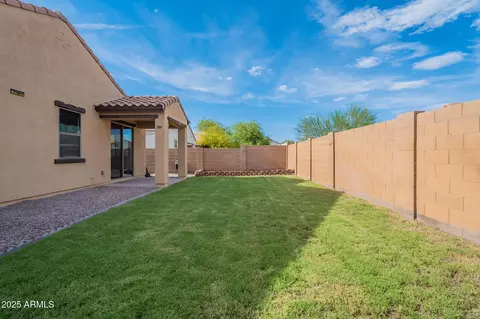 Exterior - 4611 S 25th Dr, Phoenix, AZ 85041 photo 6 of 10