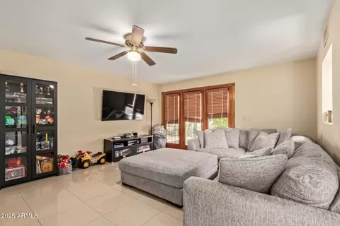 5335 S Mitchell Dr, Tempe, AZ 85283 photo 9