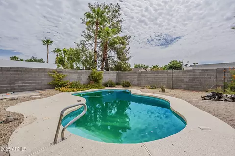 Exterior - 4025 E Surrey Ave, Phoenix, AZ 85032 photo 2 of 4