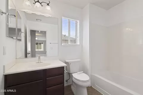 Bath - 2838 E Shady Spring Trl, Phoenix, AZ 85024 photo 4 of 4
