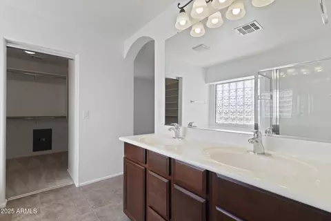 Bath - 2838 E Shady Spring Trl, Phoenix, AZ 85024 photo 3 of 4