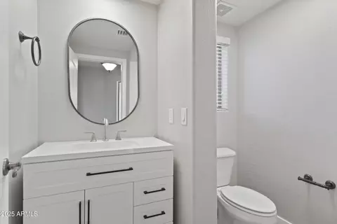 Bath - 2838 E Shady Spring Trl, Phoenix, AZ 85024 photo 1 of 4