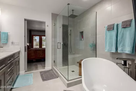 Bath - 1011 E Becker Ln, Phoenix, AZ 85020 photo 1 of 3