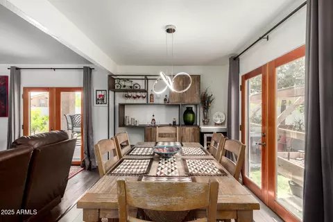 Dining - 1011 E Becker Ln, Phoenix, AZ 85020 photo 2 of 2