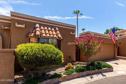 Exterior - 1011 E Becker Ln, Phoenix, AZ 85020 photo 2 of 9