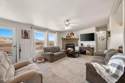 10677 E Peanut Dr, Dewey, AZ 86327 photo 4
