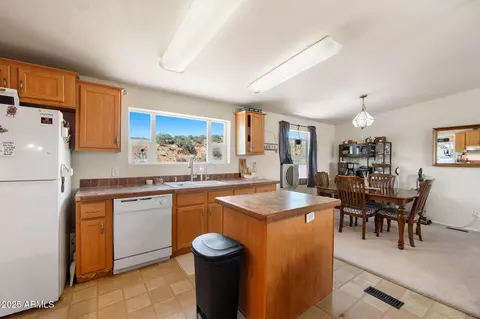 10677 E Peanut Dr, Dewey, AZ 86327 photo 9