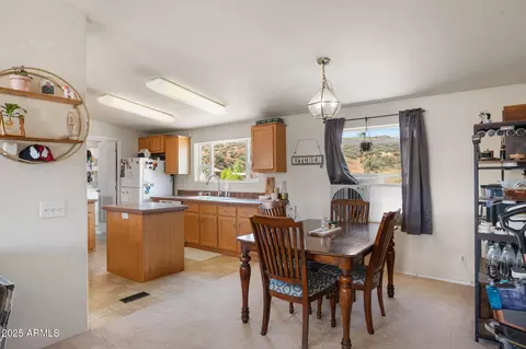 10677 E Peanut Dr, Dewey, AZ 86327 photo 7