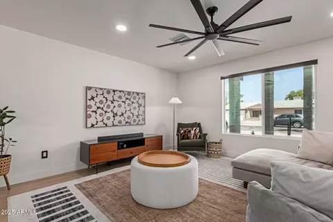 Living - 3507 E Cortez St, Phoenix, AZ 85028 photo 3 of 3