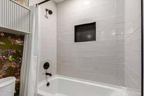 Bath - 3507 E Cortez St, Phoenix, AZ 85028 photo 3 of 3