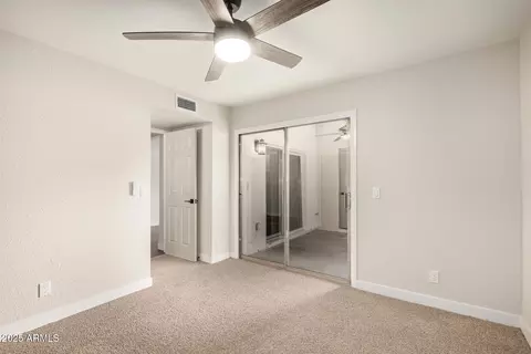 Bedroom - 1002 E Cochise Dr, Phoenix, AZ 85020 photo 4 of 5