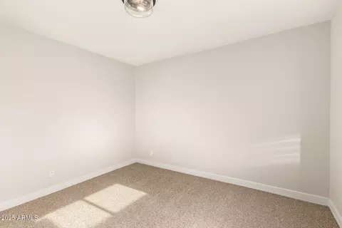 Bedroom - 1002 E Cochise Dr, Phoenix, AZ 85020 photo 1 of 5