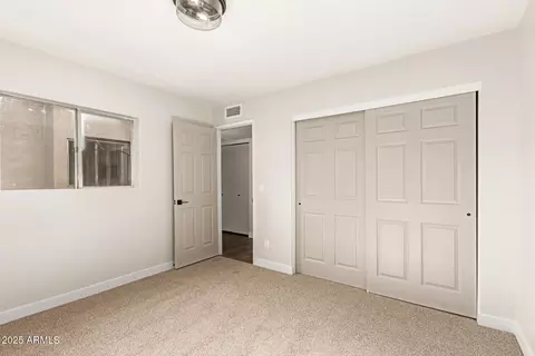 Bedroom - 1002 E Cochise Dr, Phoenix, AZ 85020 photo 2 of 5
