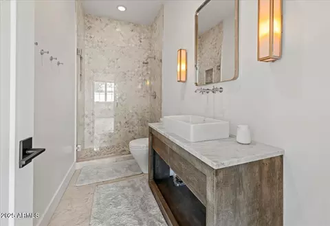 Bath - 4569 E Lafayette Blvd, Phoenix, AZ 85018 photo 6 of 6