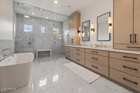 Bath - 4569 E Lafayette Blvd, Phoenix, AZ 85018 photo 2 of 6