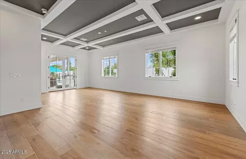Living - 4569 E Lafayette Blvd, Phoenix, AZ 85018 photo 4 of 4