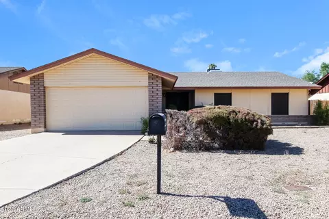 3131 W Campo Bello Dr, Phoenix, AZ 85053