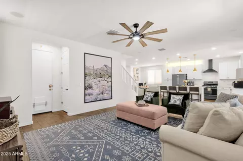Entry Way - 722 E Betsy Ln, Gilbert, AZ 85296 photo 4 of 4