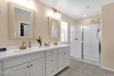 Bath - 722 E Betsy Ln, Gilbert, AZ 85296 photo 3 of 5