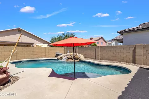 Exterior - 722 E Betsy Ln, Gilbert, AZ 85296 photo 5 of 13