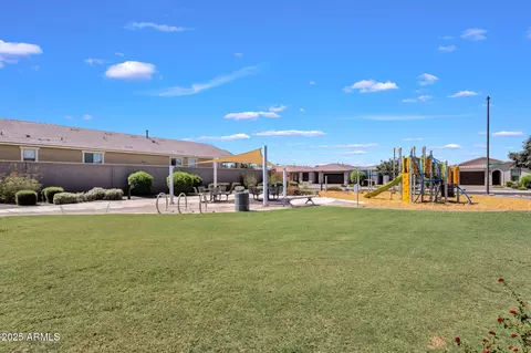 Exterior - 722 E Betsy Ln, Gilbert, AZ 85296 photo 11 of 13