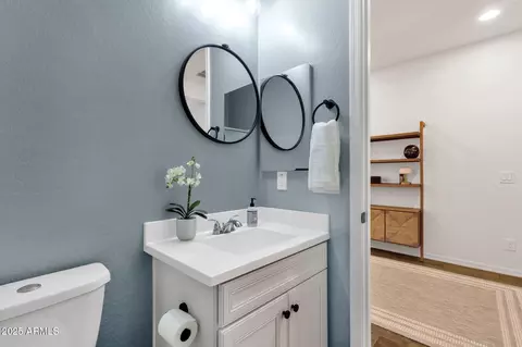 Bath - 722 E Betsy Ln, Gilbert, AZ 85296 photo 1 of 5