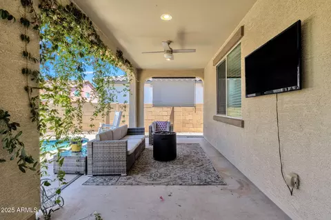 Exterior - 722 E Betsy Ln, Gilbert, AZ 85296 photo 3 of 13