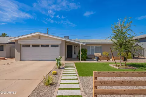 2040 W Hazelwood St, Phoenix, AZ 85015