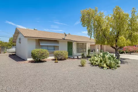 11042 W Canterbury Dr, Sun City, AZ 85351