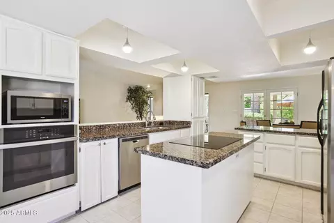 25 E Butler Dr, Phoenix, AZ 85020 photo 8