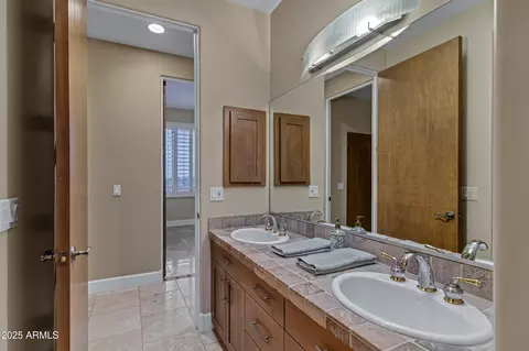 Bath - 8540 E Mcdowell Rd #102, Mesa, AZ 85207 photo 4 of 10