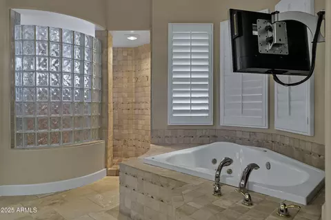 Bath - 8540 E Mcdowell Rd #102, Mesa, AZ 85207 photo 8 of 10