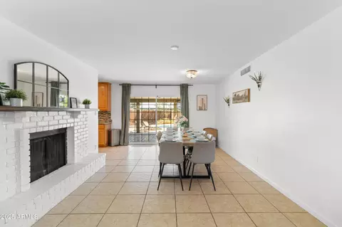 Dining - 2122 E Palmcroft Dr, Tempe, AZ 85282 photo 1 of 2