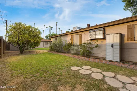 Exterior - 1020 W Orangewood Ave, Phoenix, AZ 85021 photo 8 of 12