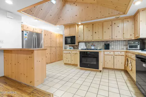Kitchen - 1020 W Orangewood Ave, Phoenix, AZ 85021 photo 1 of 1