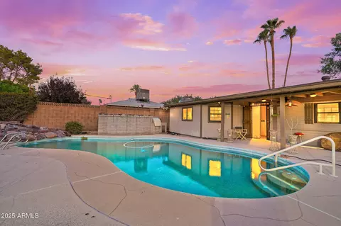 Exterior - 1020 W Orangewood Ave, Phoenix, AZ 85021 photo 4 of 12