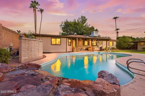 Exterior - 1020 W Orangewood Ave, Phoenix, AZ 85021 photo 2 of 12