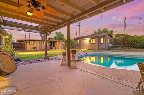 Exterior - 1020 W Orangewood Ave, Phoenix, AZ 85021 photo 3 of 12