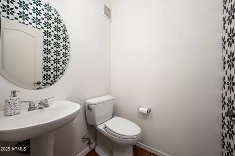 Bath - 3150 E Beardsley Rd #1032, Phoenix, AZ 85050 photo 1 of 3
