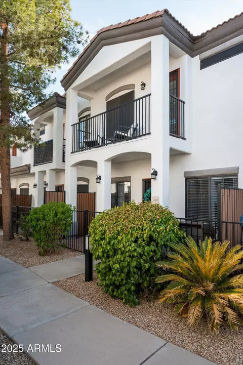 Exterior - 3150 E Beardsley Rd #1032, Phoenix, AZ 85050 photo 3 of 8