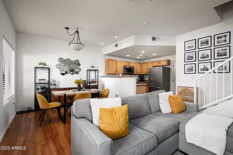 Living - 3150 E Beardsley Rd #1032, Phoenix, AZ 85050 photo 1 of 2