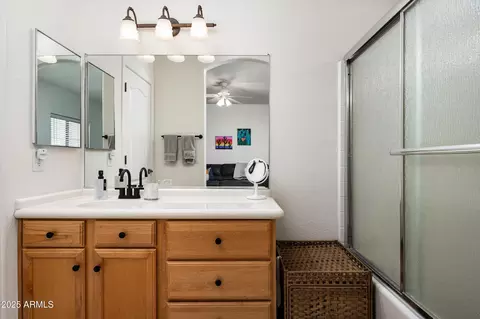 Bath - 3150 E Beardsley Rd #1032, Phoenix, AZ 85050 photo 3 of 3