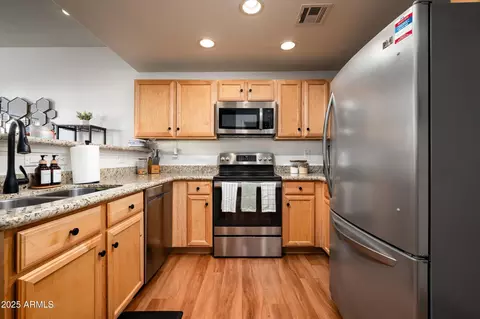 Kitchen - 3150 E Beardsley Rd #1032, Phoenix, AZ 85050 photo 1 of 1
