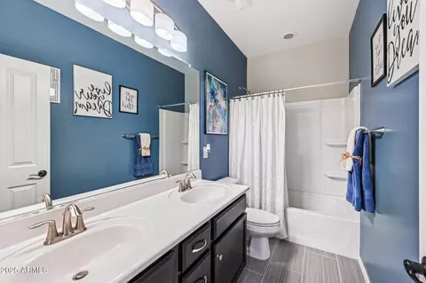 Bath - 7764 S Abbey Ln, Gilbert, AZ 85298 photo 2 of 2