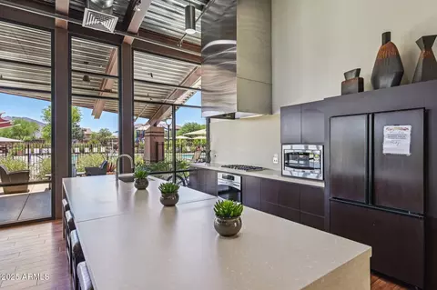 Kitchen - 7764 S Abbey Ln, Gilbert, AZ 85298 photo 7 of 7