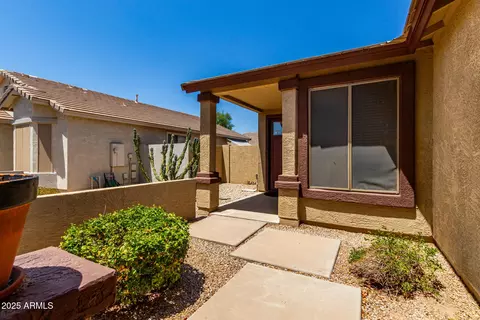 Exterior - 4292 E Shannon St, Gilbert, AZ 85295 photo 4 of 9