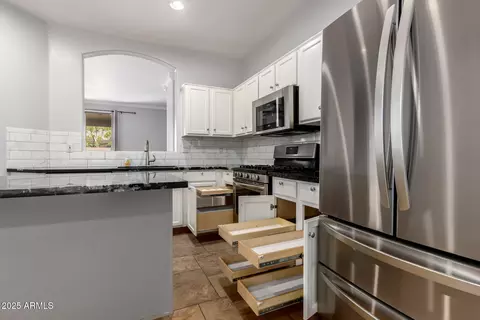 Kitchen - 4292 E Shannon St, Gilbert, AZ 85295 photo 5 of 5