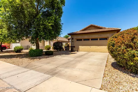 Exterior - 4292 E Shannon St, Gilbert, AZ 85295 photo 3 of 9