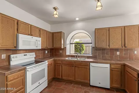 Kitchen - 3631 E Lavender Ln, Phoenix, AZ 85044 photo 2 of 3
